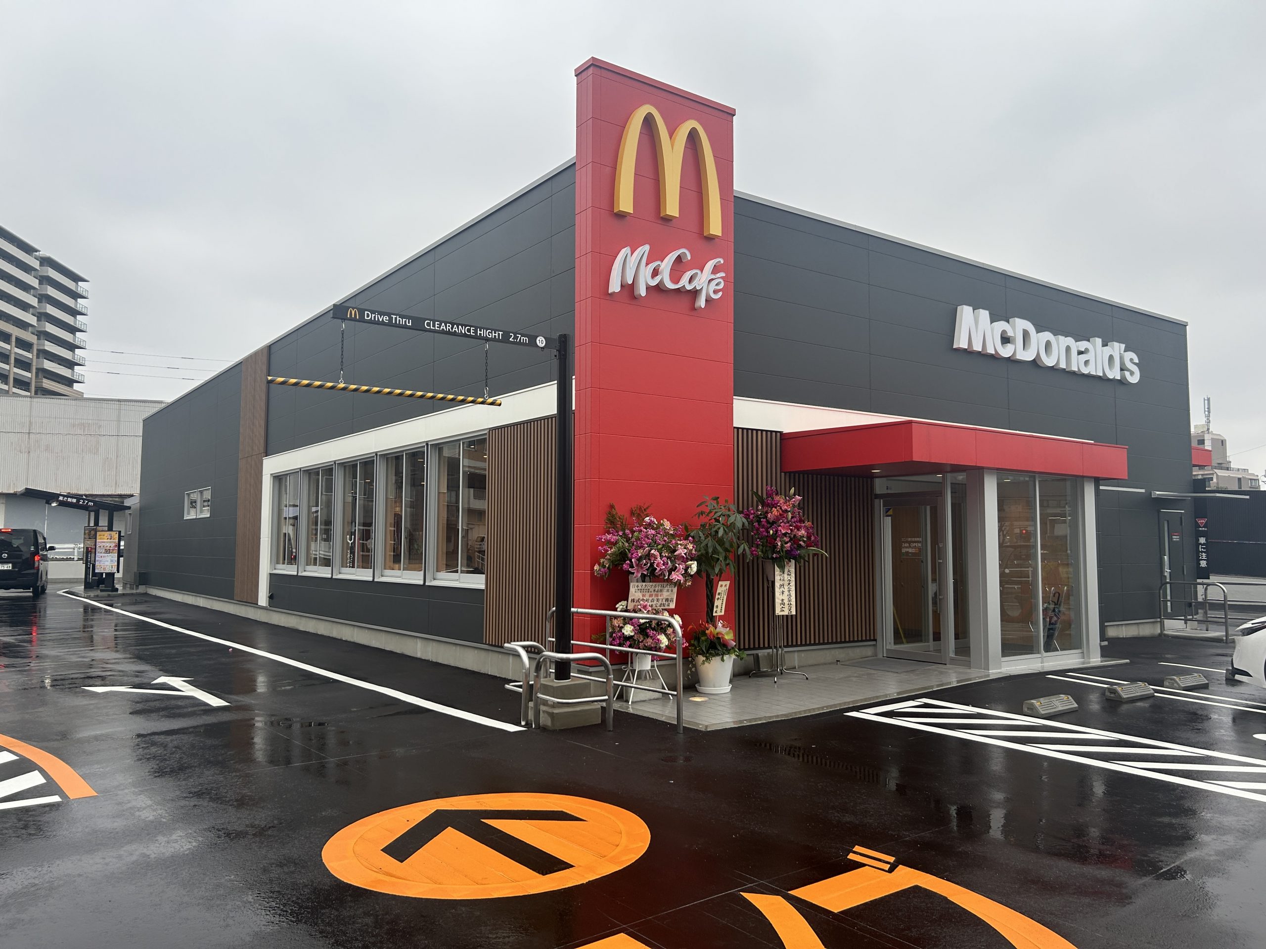 マクドナルド　ユニバ通り空港東店　新築工事